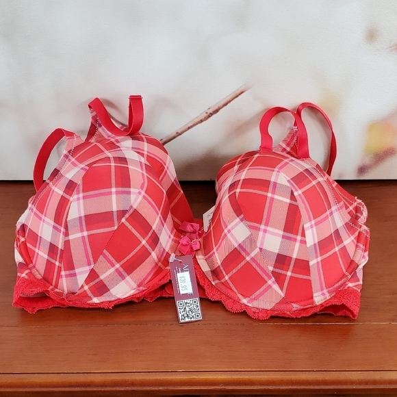 Adore Me Other - Maidenform Red and Pink Full-Coverage Bra with Underwire